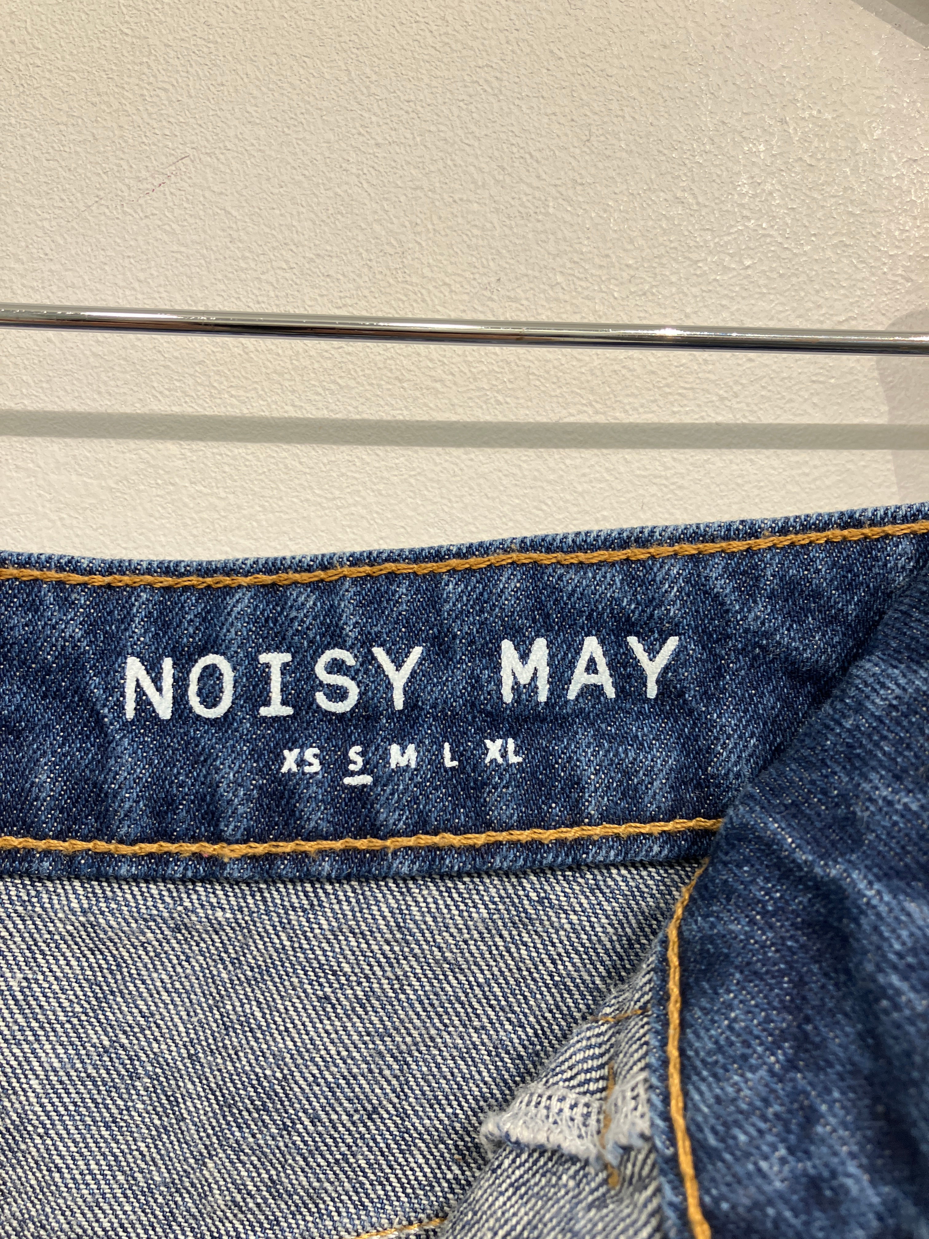 Noisy May Nederdel